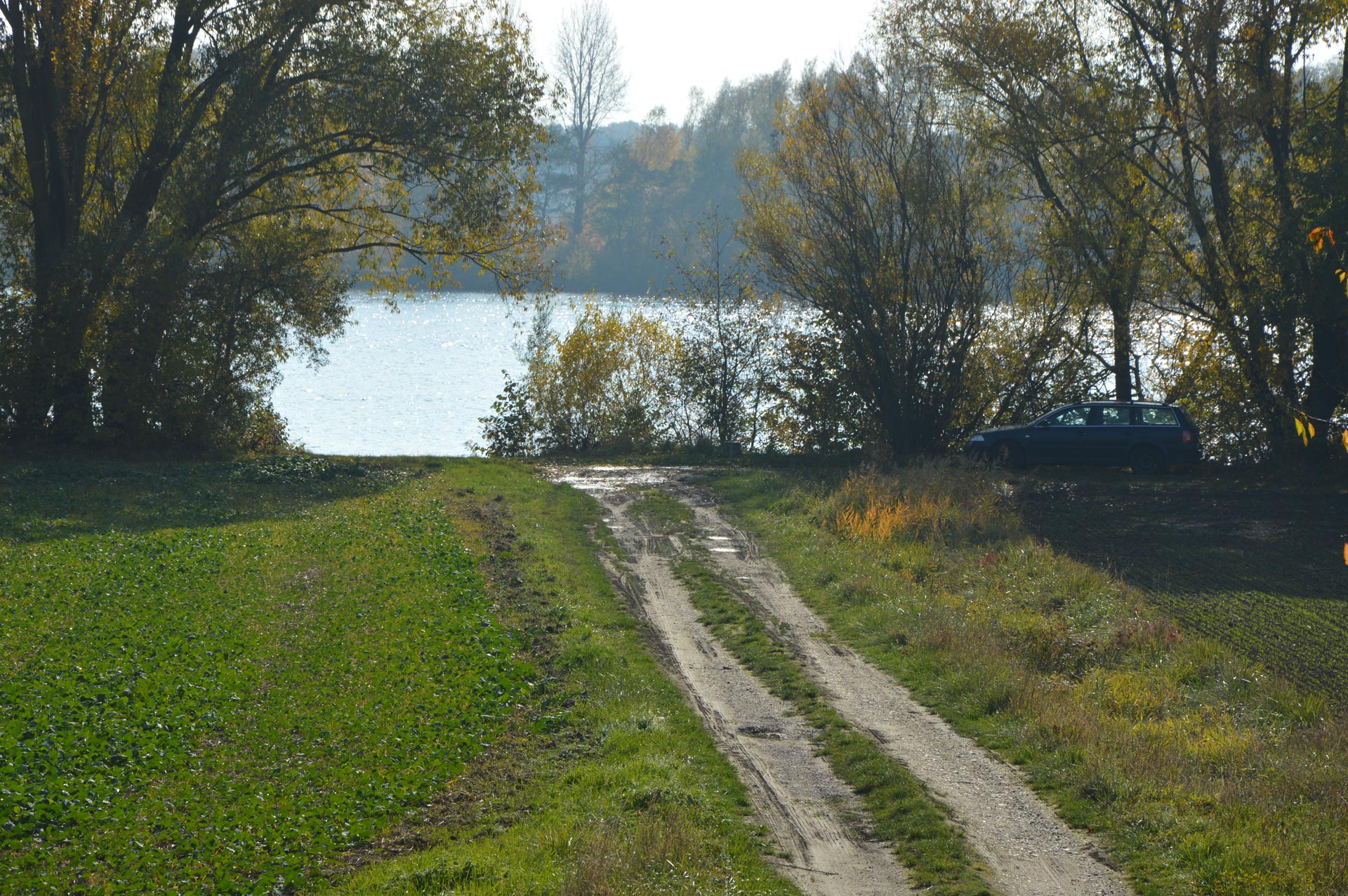Anfahrtsmöglichkeit für PKWs direkt an die Donau bei Donaustauf